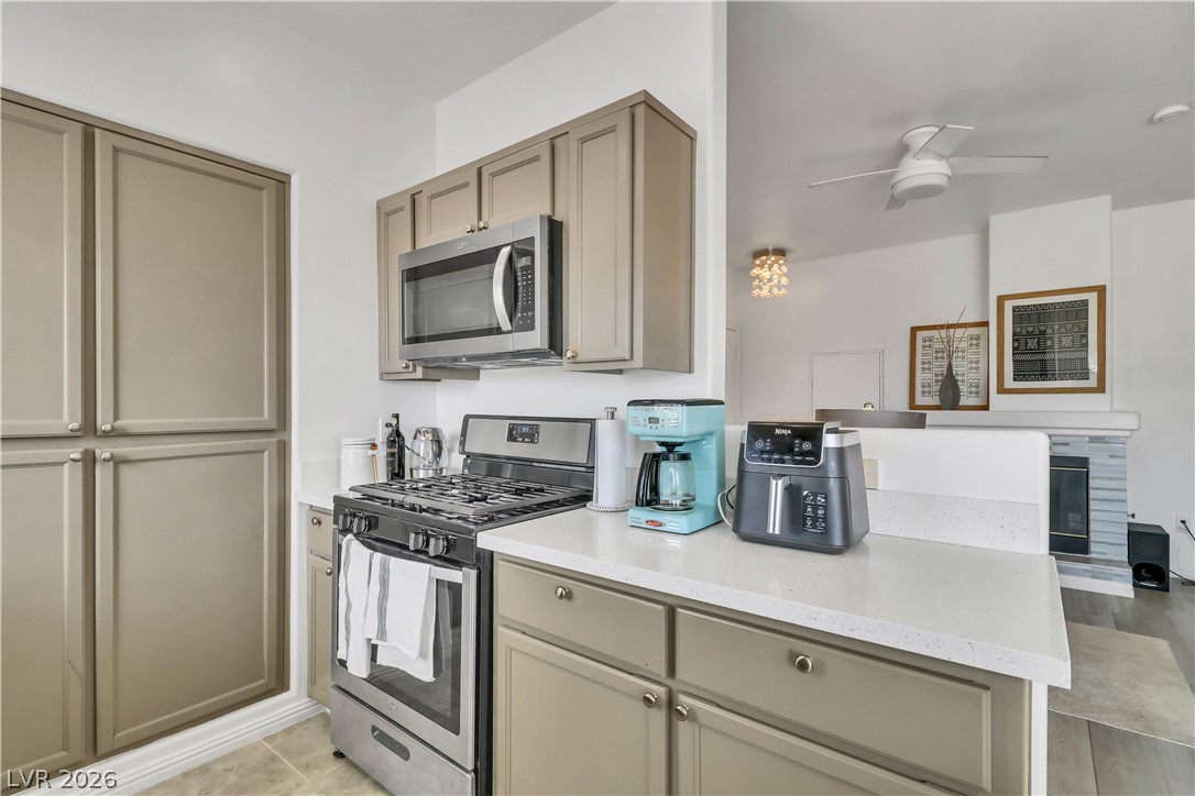 Photo 12 of 29, 1401 Red Crest Lane #201