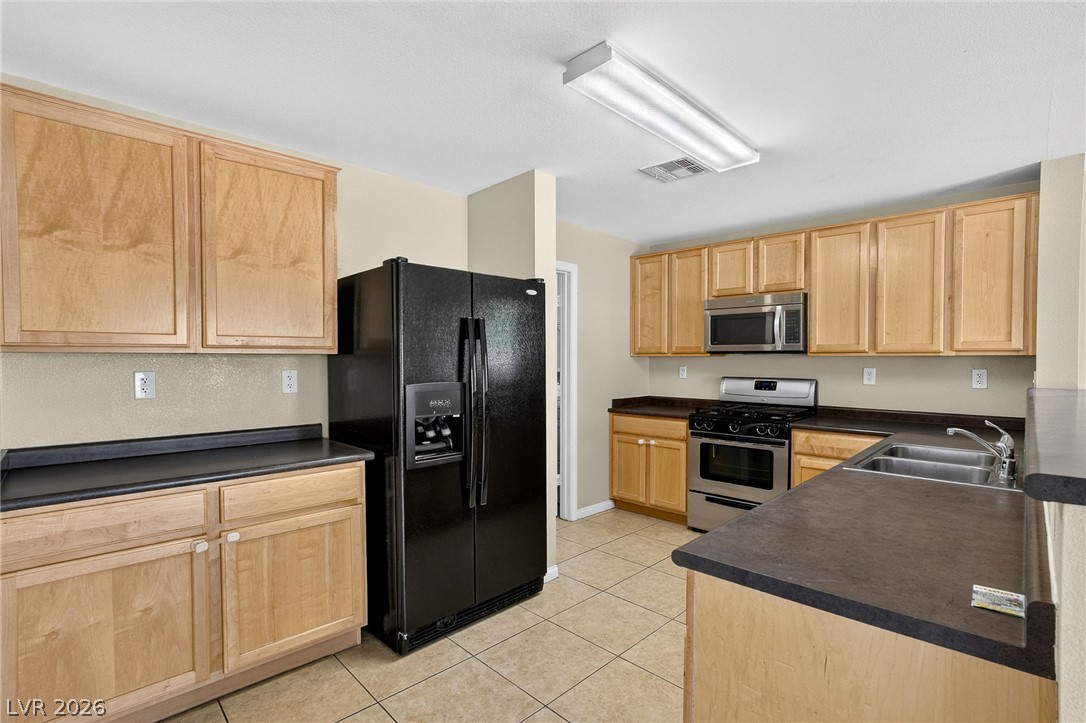 Photo 4 of 9210 VALLEY RANCH Avenue