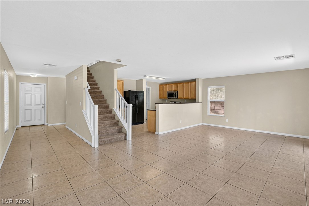Photo 5 of 9210 VALLEY RANCH Avenue