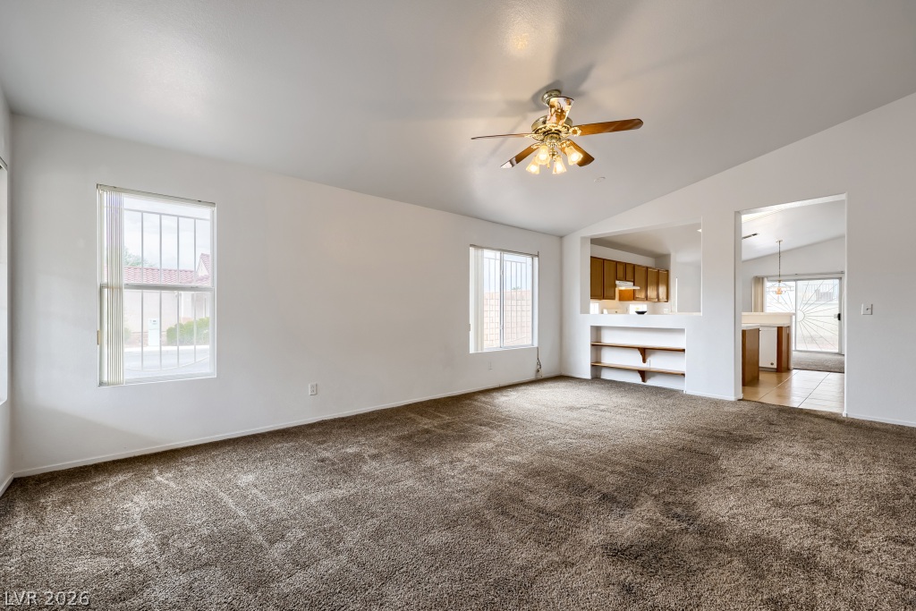 Photo 6 of 39, 976 Skyforest Drive
