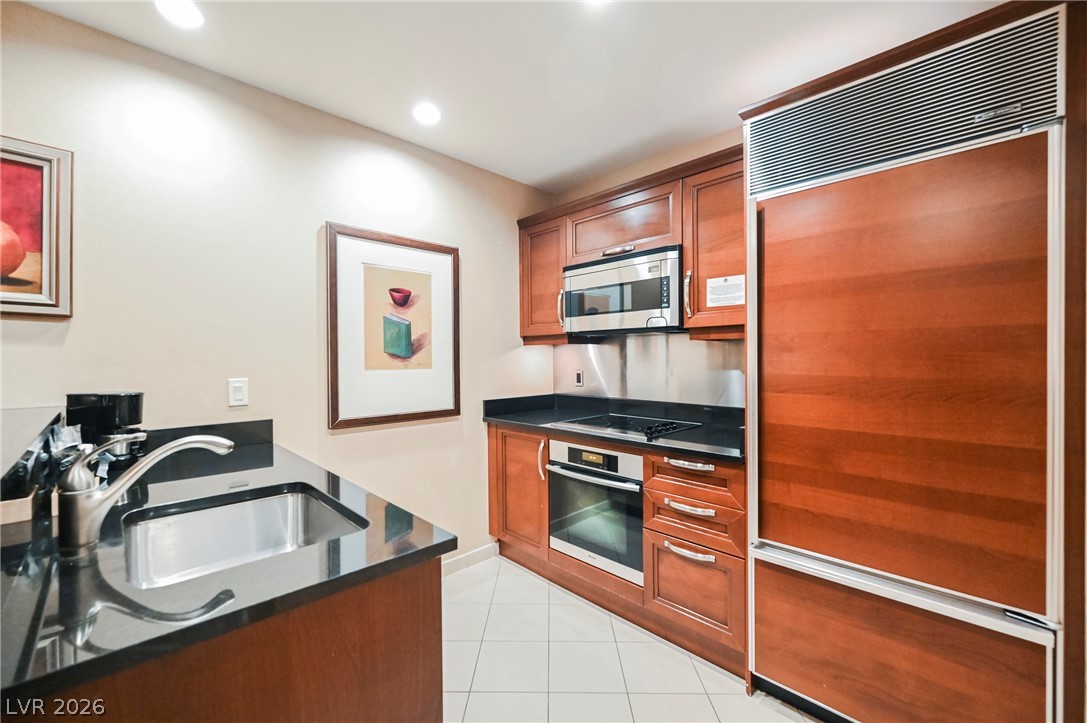 Photo 3 of 145 HARMON Avenue #1021
