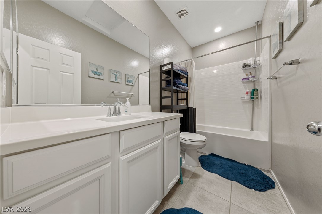 Photo 11 of 21, 8466 Classique Avenue #104