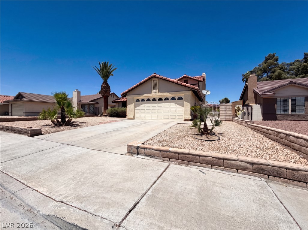 Photo 15 of 18, 3152 Viewcrest Avenue