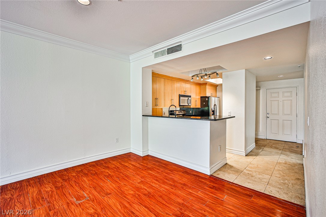 Photo 7 of 25, 210 E Flamingo Road #126