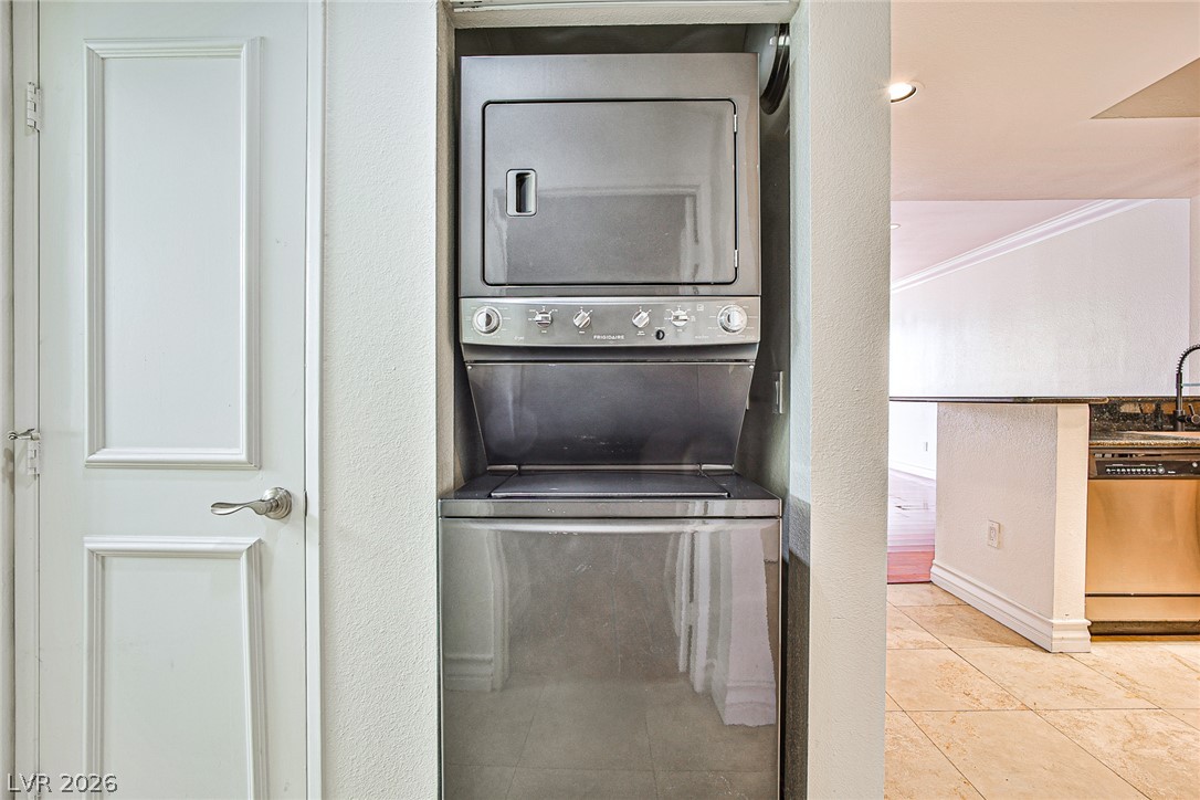 Photo 17 of 25, 210 E Flamingo Road #126