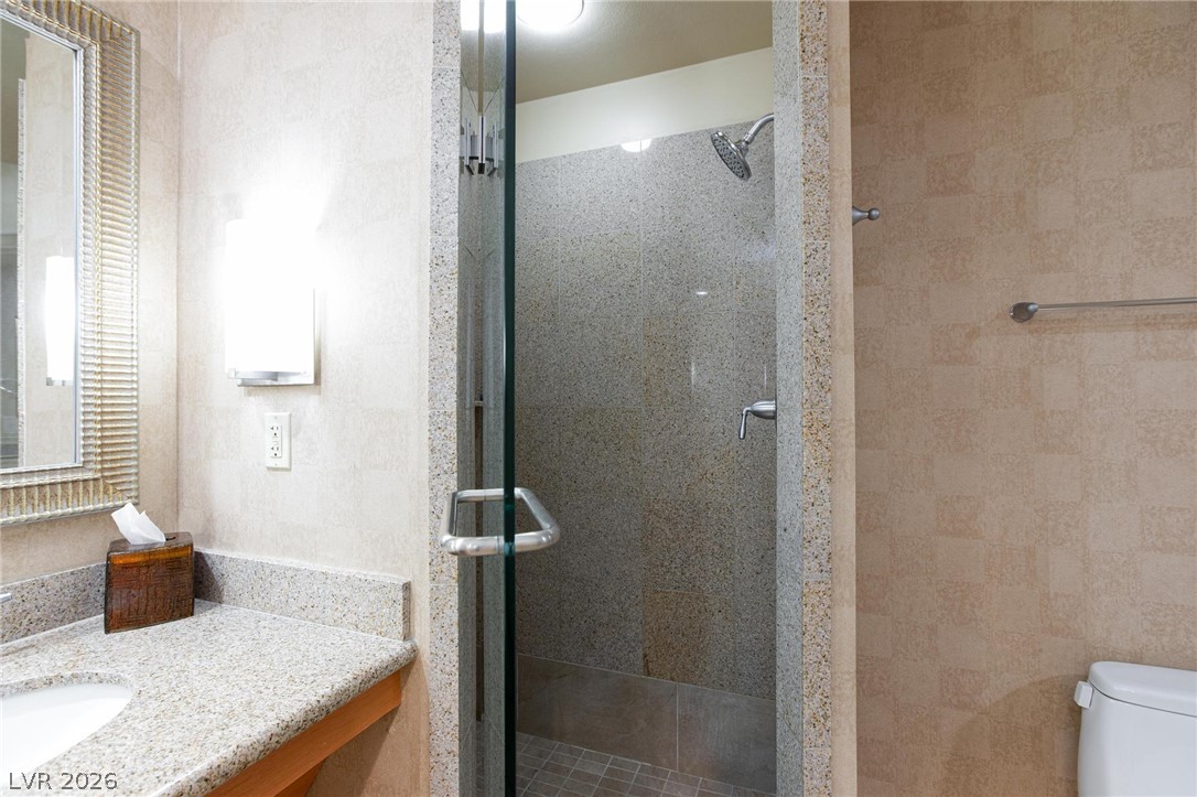 Photo 18 of 39, 211 E Flamingo Road #1003
