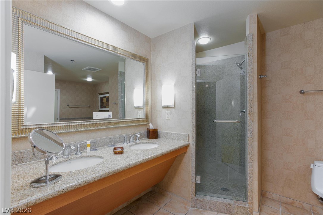 Photo 19 of 39, 211 E Flamingo Road #1003