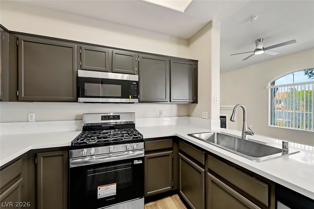 Photo 11 of 25, 700 Carnegie Street #412
