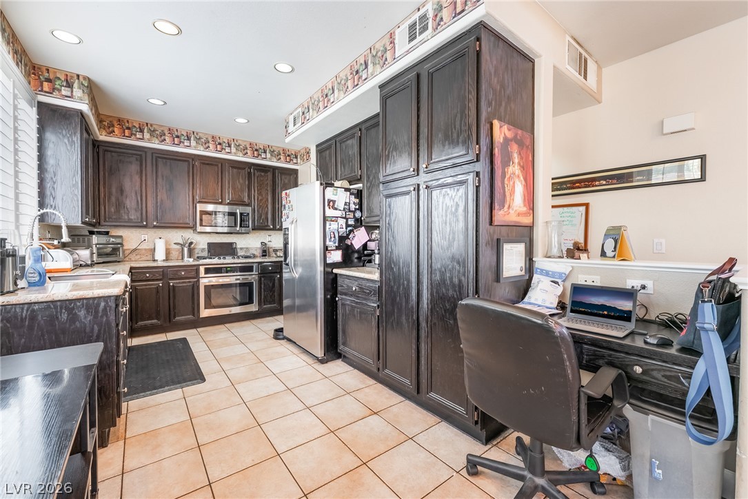 Photo 18 of 51, 8185 Bonaventure Drive
