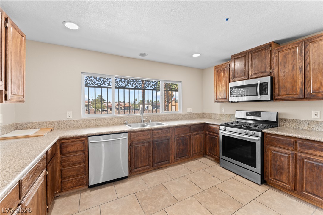 Photo 7 of 29, 3750 La Junta Drive