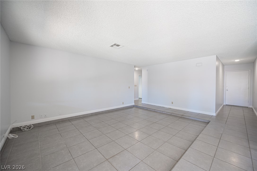 Photo 14 of 32, 5142 Tahnee Drive