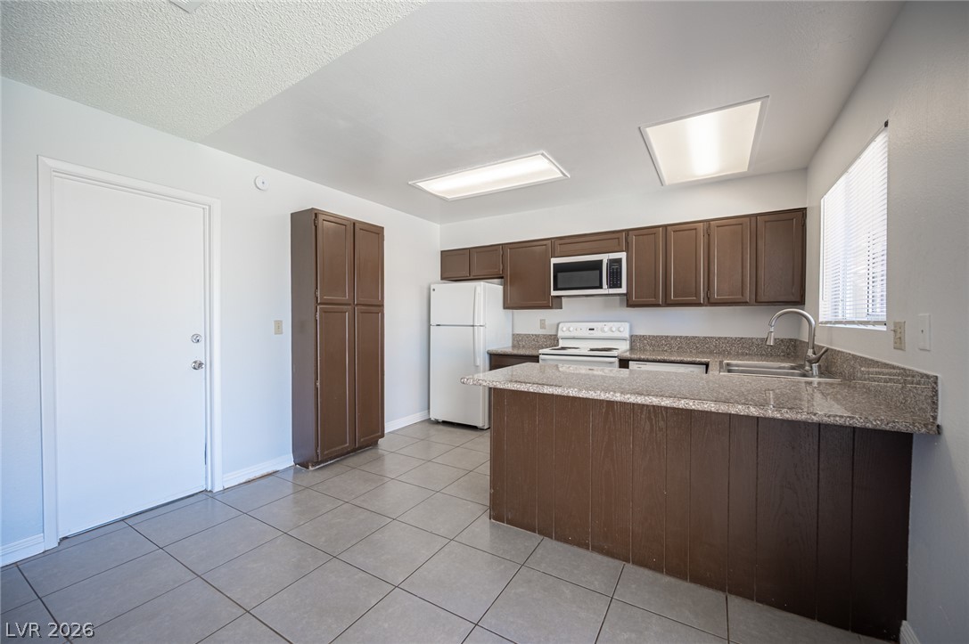 Photo 15 of 32, 5142 Tahnee Drive