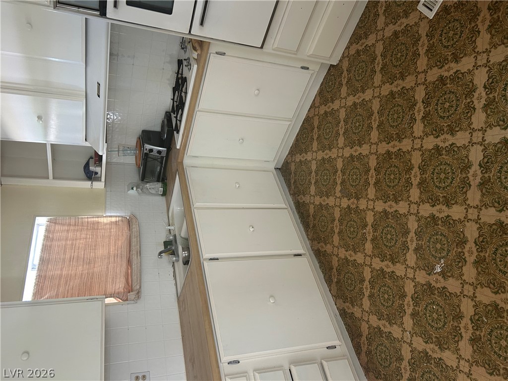 Photo 4 of 253 Behmer Street