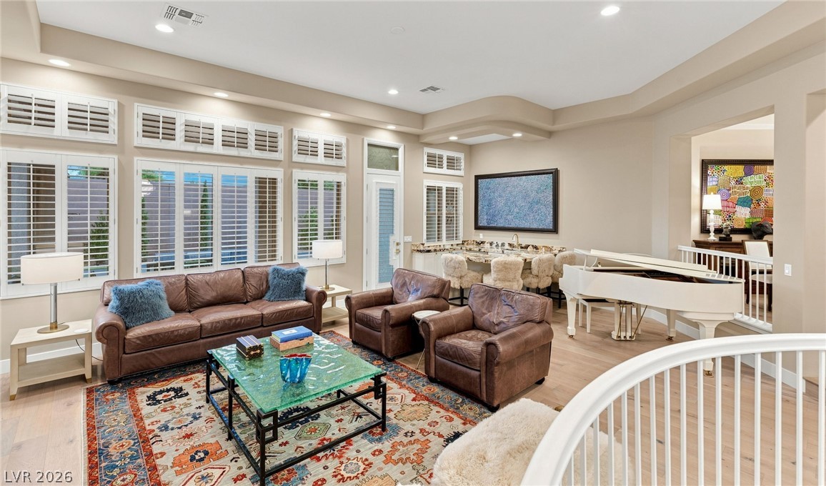 Photo 3 of 205 Aventura Street