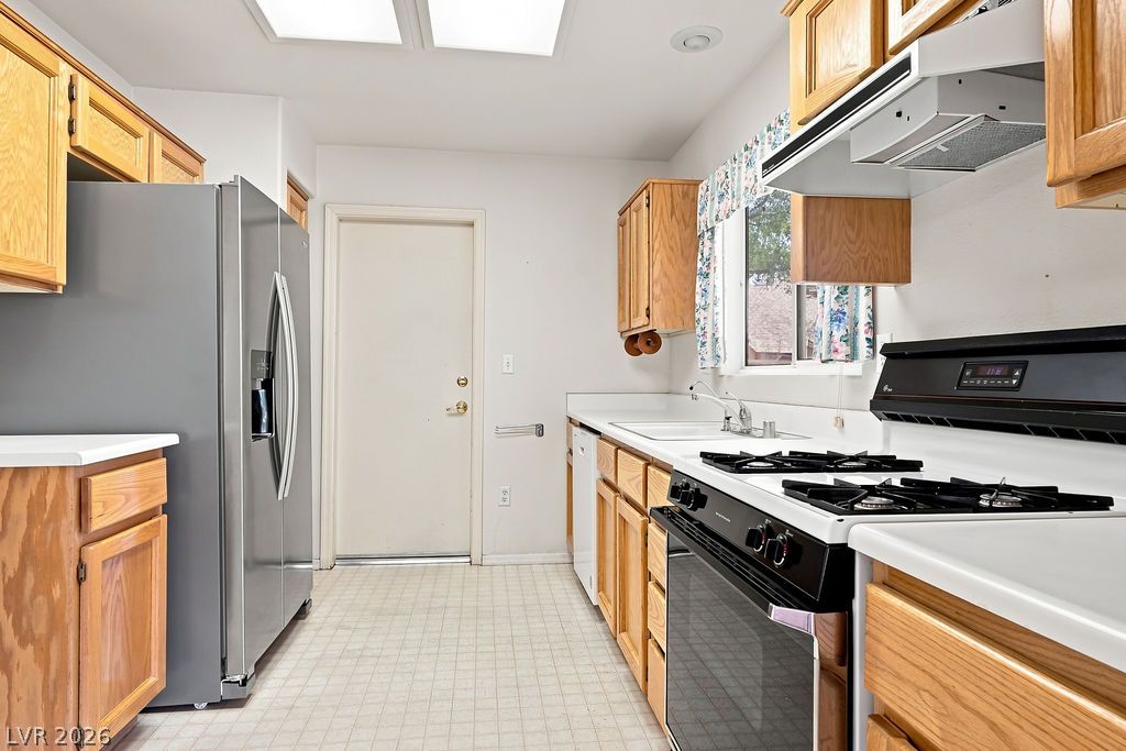Photo 7 of 28, 10225 Button Willow Drive