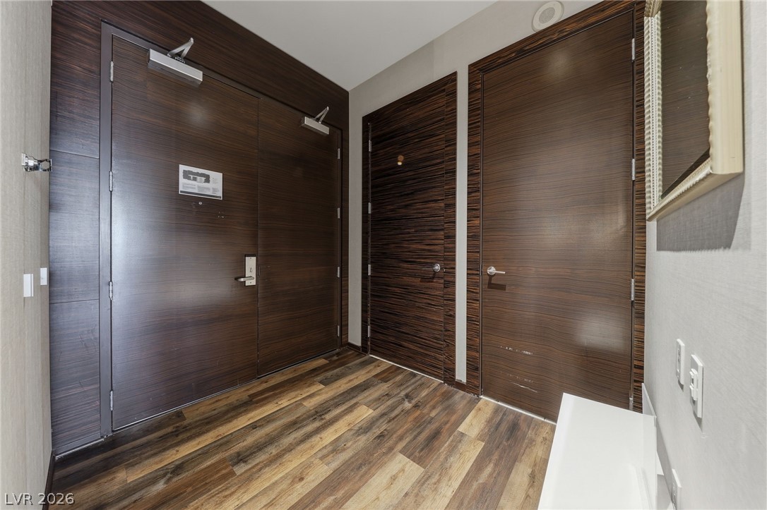 Photo 6 of 32, 4381 W Flamingo Road #58301
