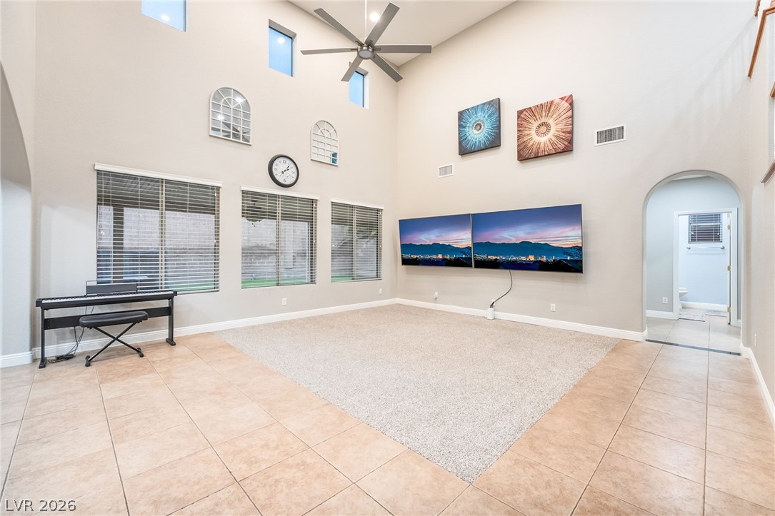 Photo 8 of 53, 957 Buffalo River Avenue