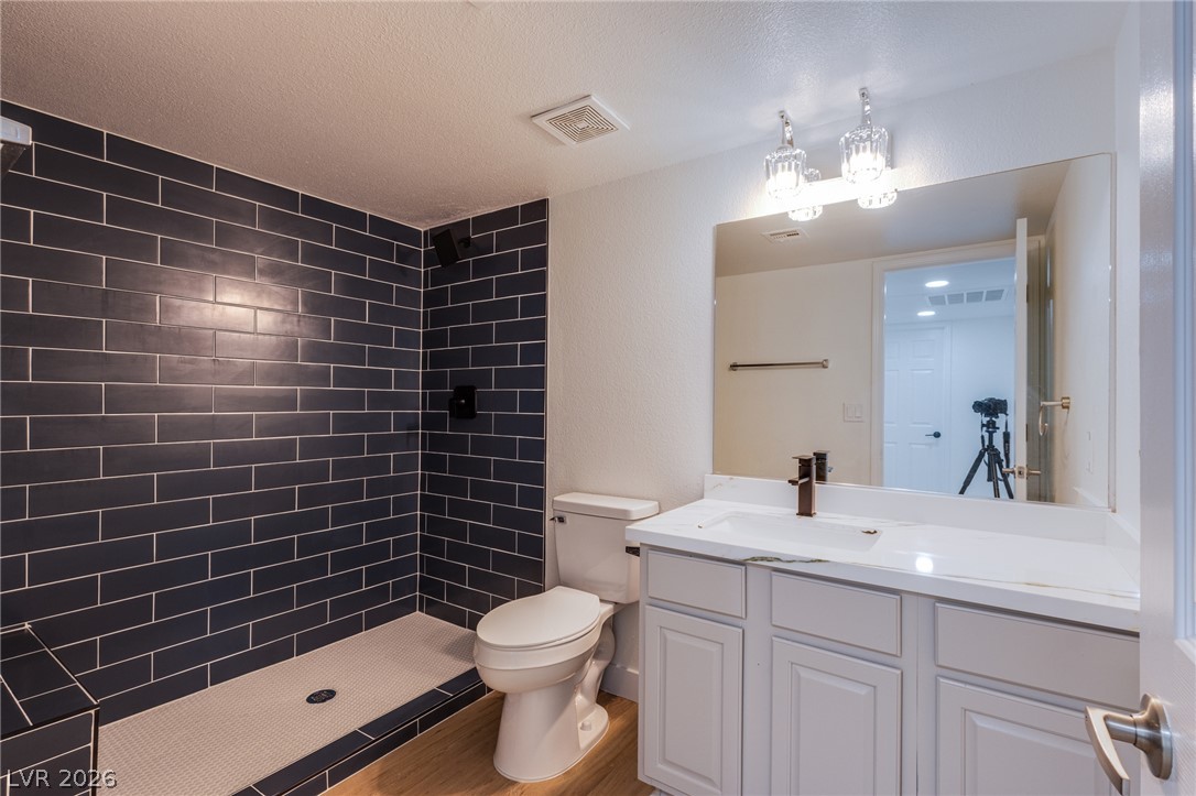 Photo 6 of 28, 2451 N Rainbow Boulevard #2065