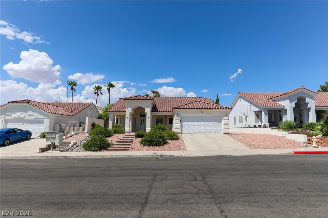 Photo 6 of 44, 796 Capri Drive