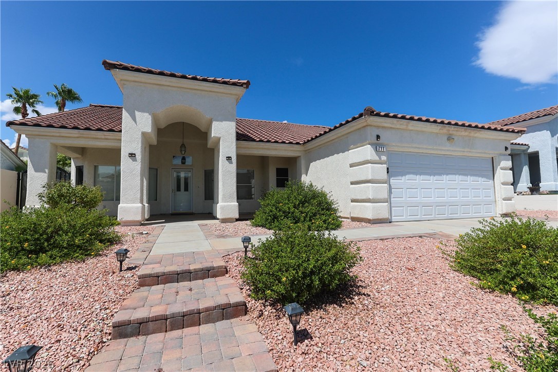 Photo 7 of 44, 796 Capri Drive