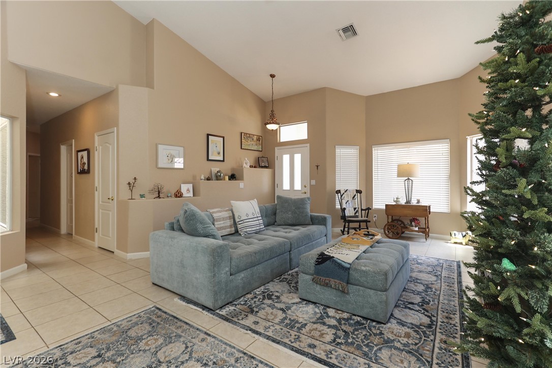Photo 12 of 44, 796 Capri Drive