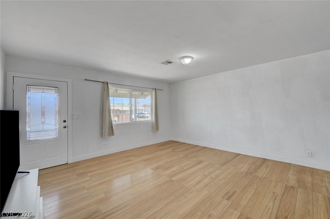 Photo 5 of 246 Meyers Avenue