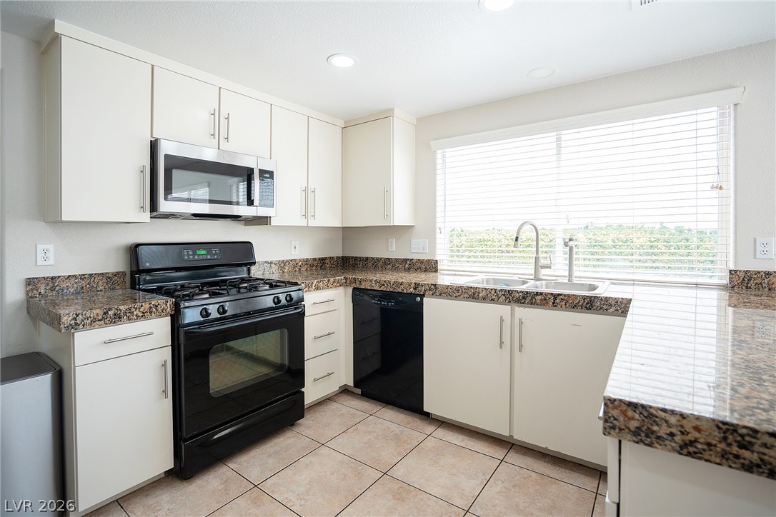 Photo 7 of 31, 196 Kachina Drive