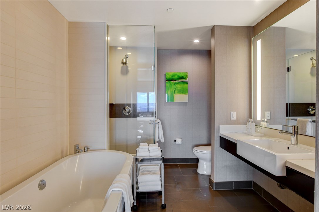 Photo 22 of 44, 2600 W Harmon Avenue #33015