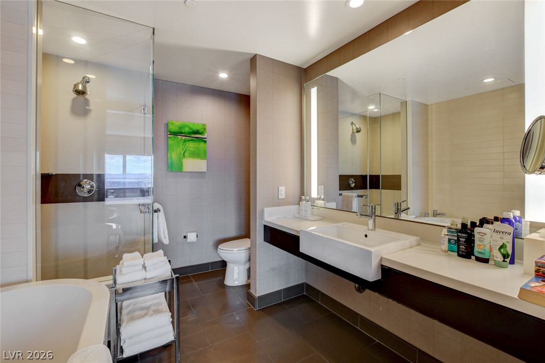 Photo 23 of 44, 2600 W Harmon Avenue #33015
