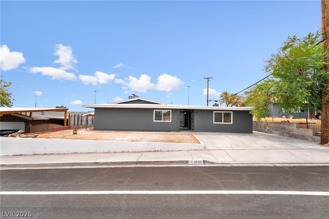 Photo 3 of 3505 W Bonanza Road
