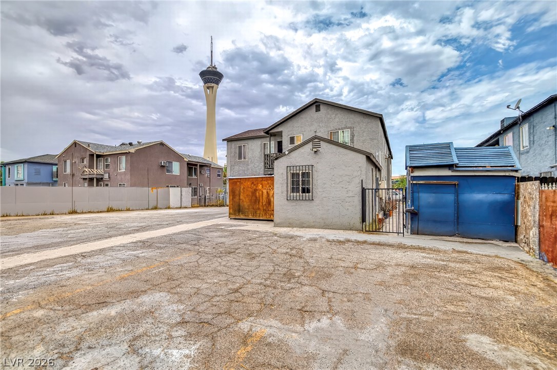 Photo 5 of 1715 Santa Paula Drive