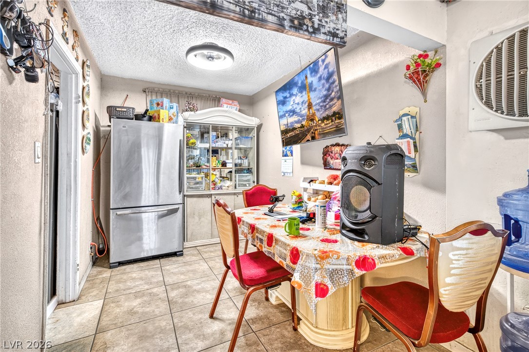 Photo 15 of 27, 1715 Santa Paula Drive