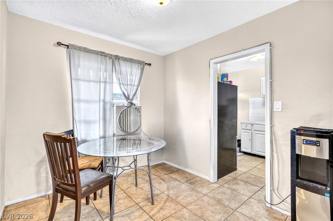 Photo 18 of 27, 1715 Santa Paula Drive