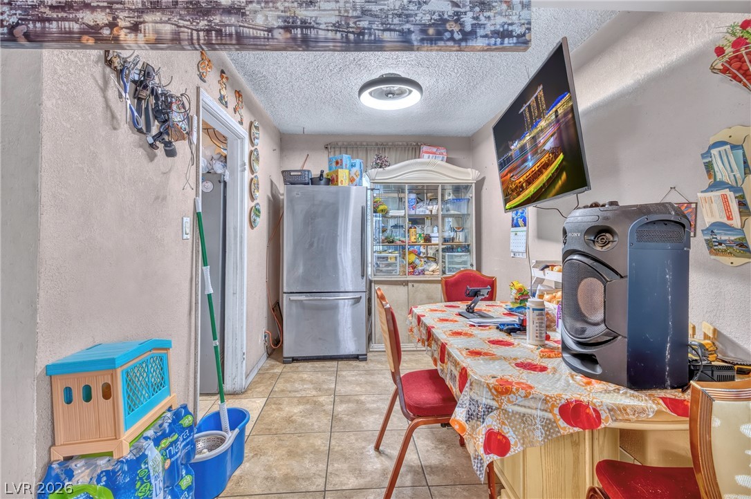 Photo 11 of 27, 1715 Santa Paula Drive