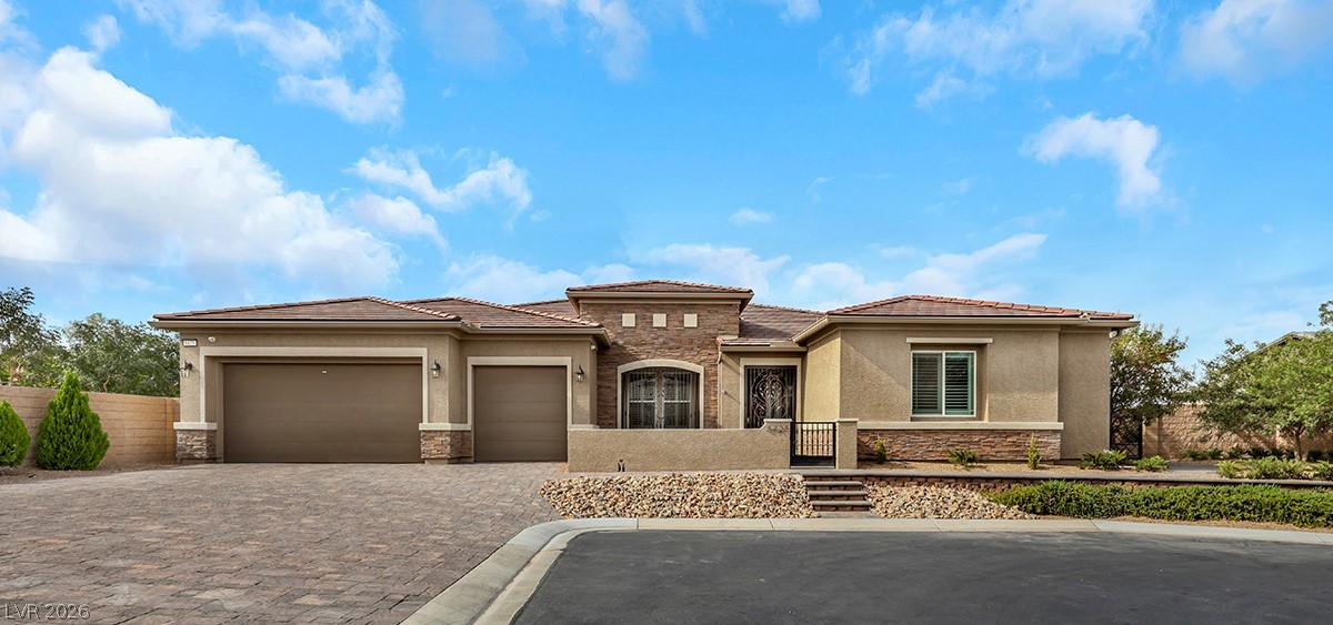8425 S Tenaya Way, Las Vegas 89113