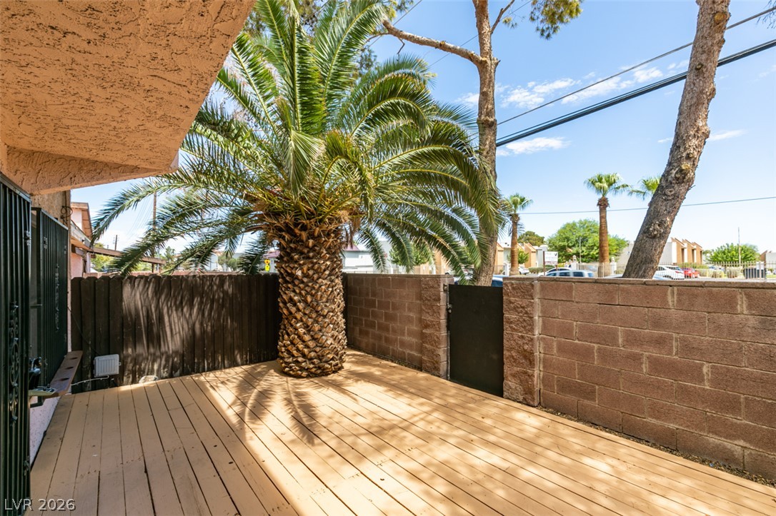Photo 4 of 4375 SPENCER Street