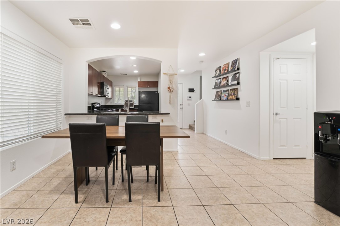Photo 13 of 35, 9132 Gabardine Avenue