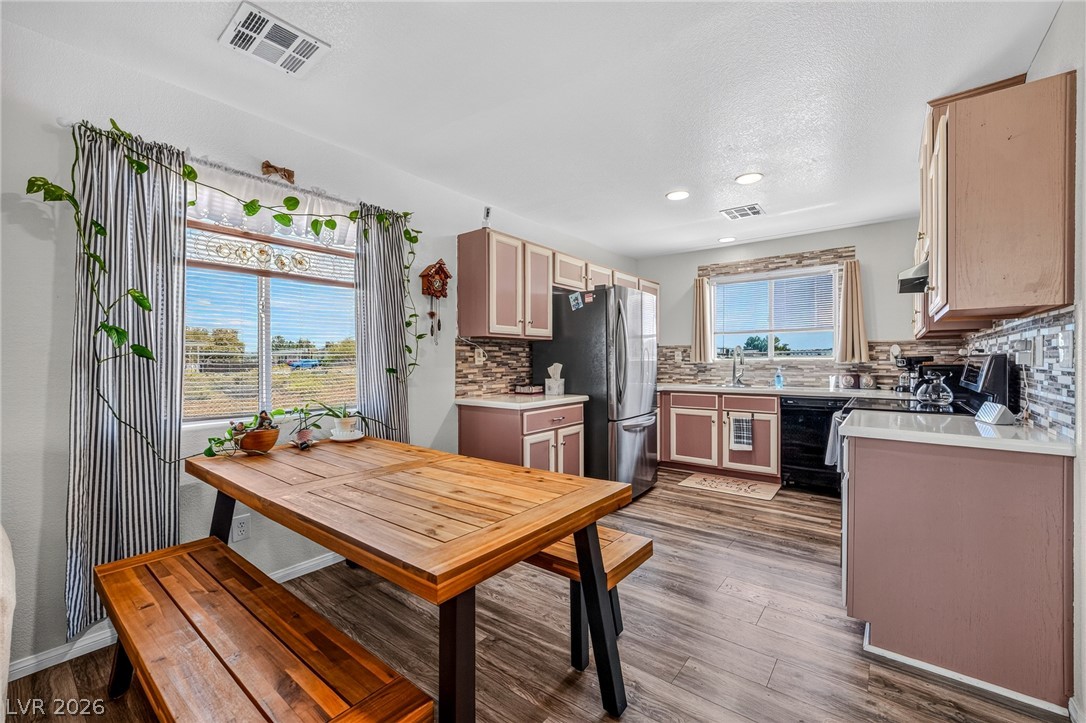 Photo 7 of 41, 2970 Rio Rico Drive