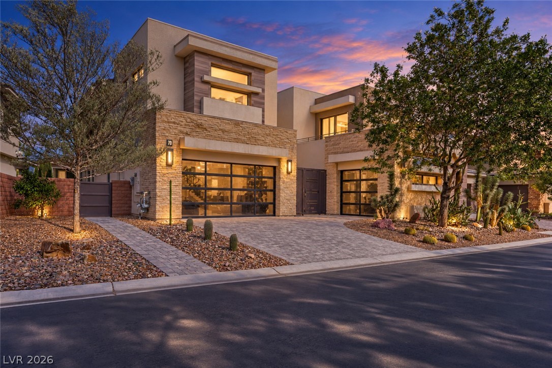 70 Grey Feather Drive, Las Vegas 89135
