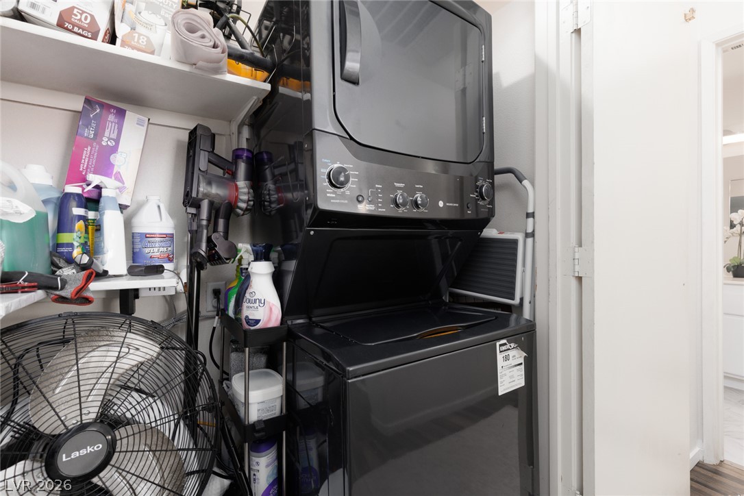 Photo 9 of 18, 1881 W Alexander Road #2066