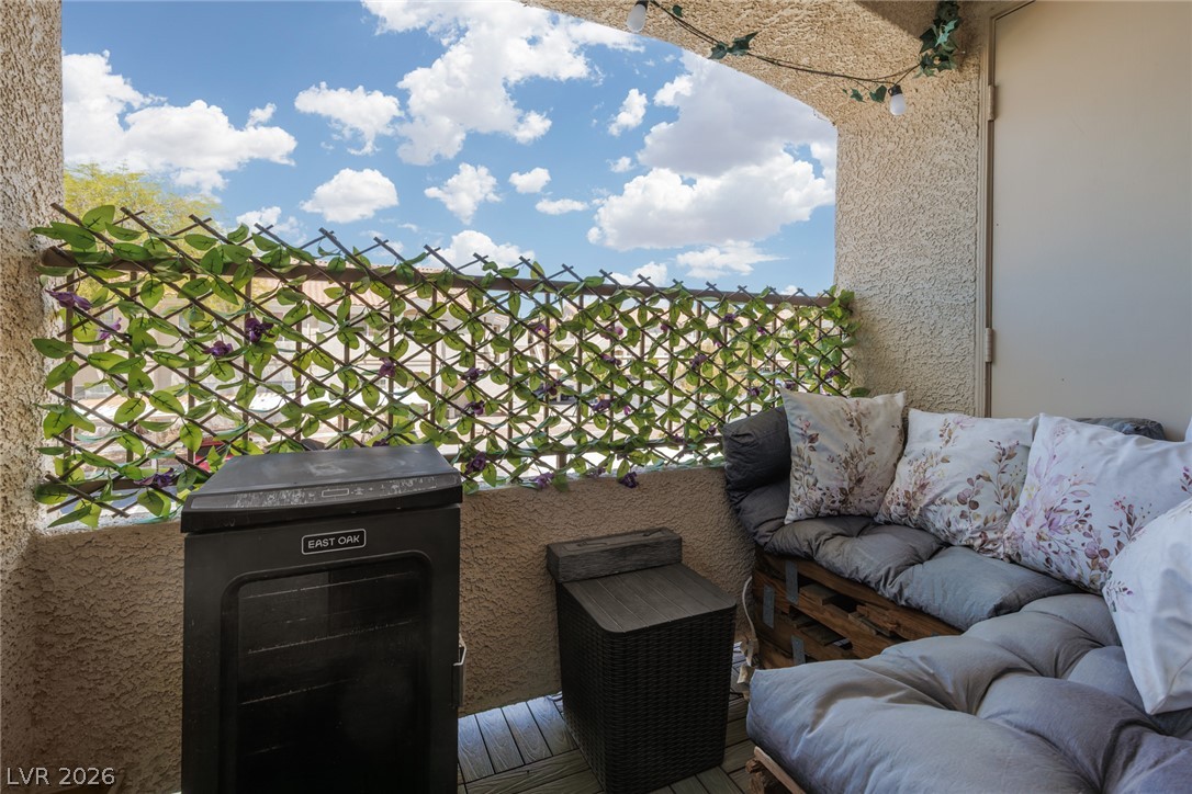 Photo 13 of 18, 1881 W Alexander Road #2066