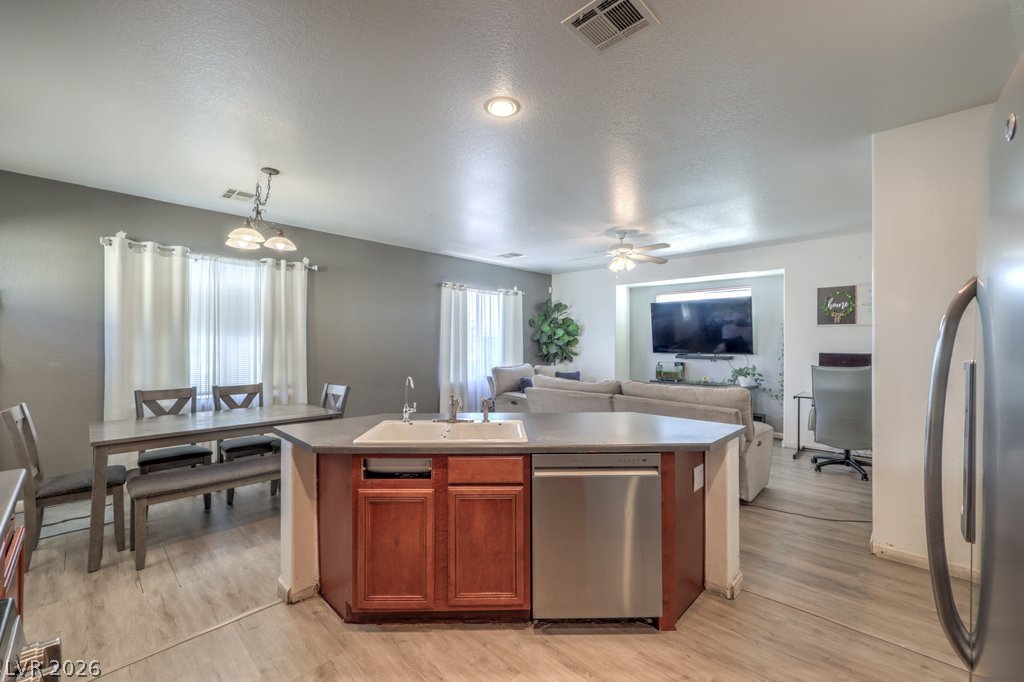 Photo 12 of 28, 3592 Gloucester Gate Street