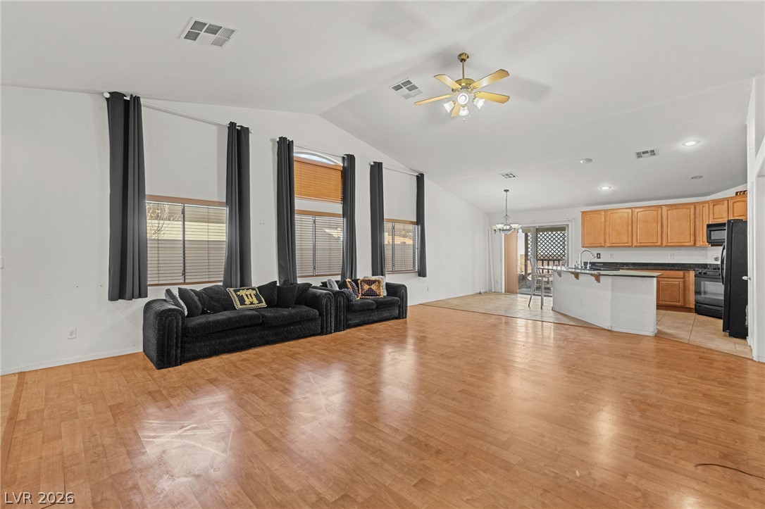 Photo 7 of 60, 3220 Black Jade Avenue