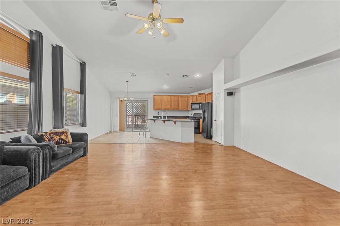 Photo 10 of 60, 3220 Black Jade Avenue