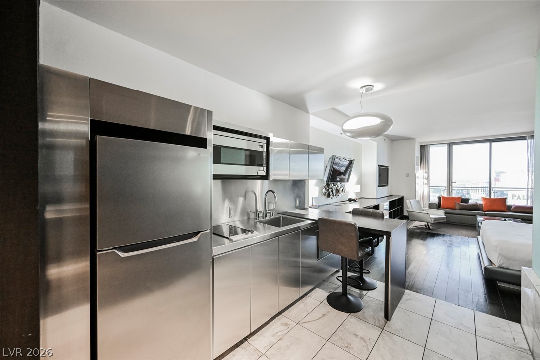 Photo 22 of 36, 4381 W Flamingo Road #3704