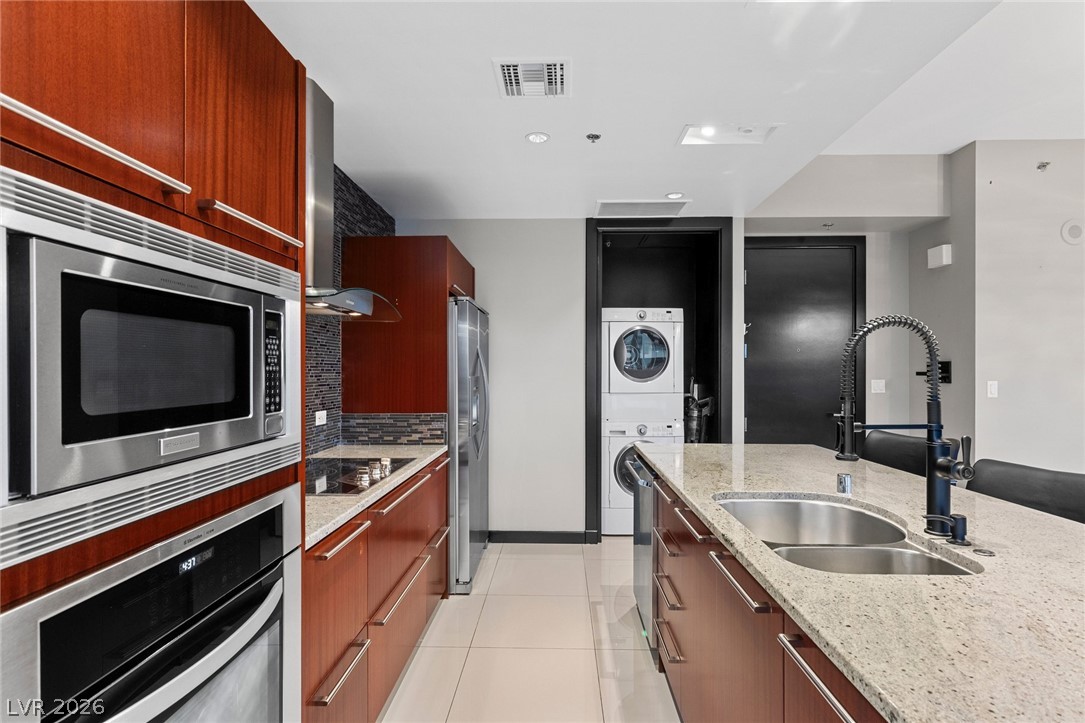 Photo 15 of 40, 4471 Dean Martin Drive #2309