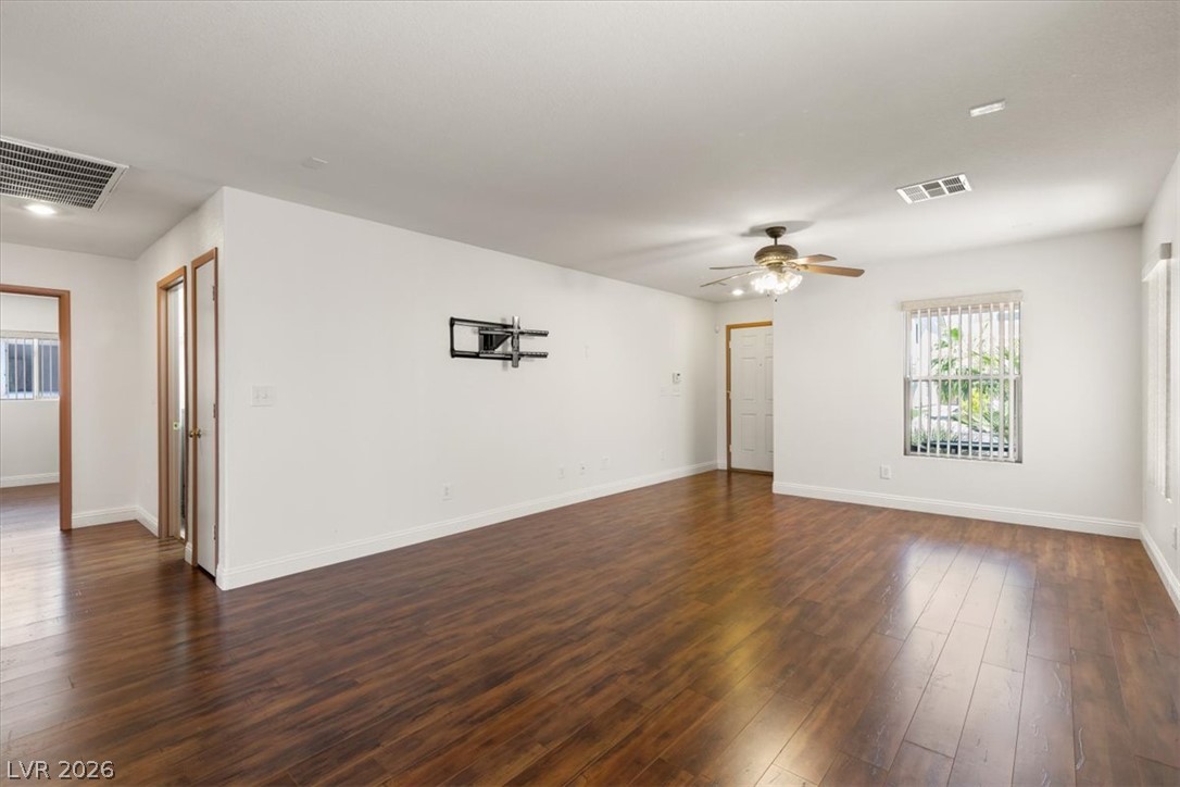 Photo 4 of 5009 Lone Wolf Avenue