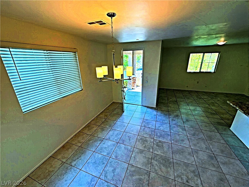 Photo 12 of 58, 825 Spring Estates Avenue