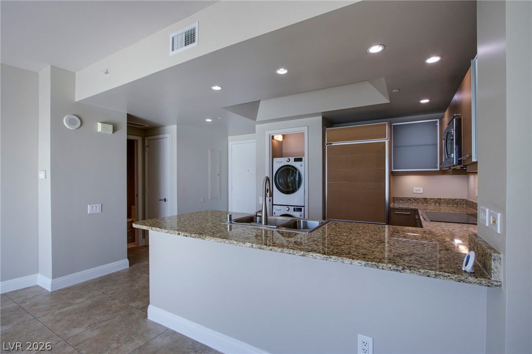 Photo 6 of 22, 222 Karen Avenue #2303