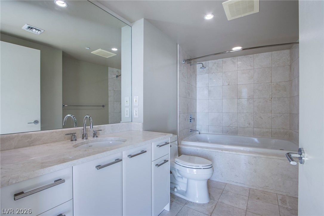 Photo 17 of 22, 222 Karen Avenue #2303